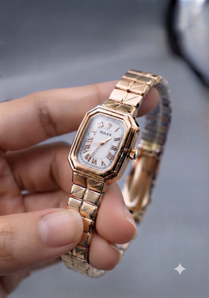 ROLEX Ladies Watch - Gold